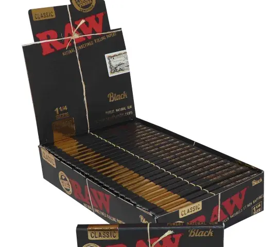 Display de 24 libritos x 50 hojas de papel RAW 1 1/4 black.