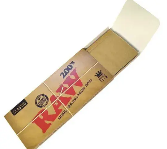 Display de 40 libritos x 200 hojas RAW tamaño king size slim.